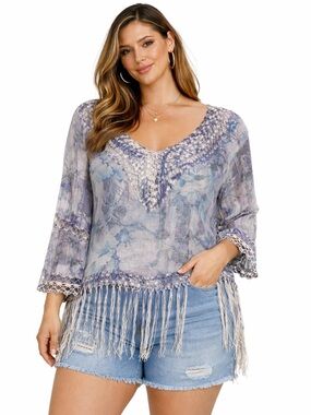 CIRANA Boho Top with beautiful fringe. Size L. NWOT